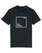 Lade das Bild in den Galerie-Viewer, Unisex INTO HUMANS T-Shirt in schwarz mit weißem Rahmen Aufdruck und dem Aufdruck INTO HUMANS. SXW Logo oben am Rand. 100% Biobaumwolle 
